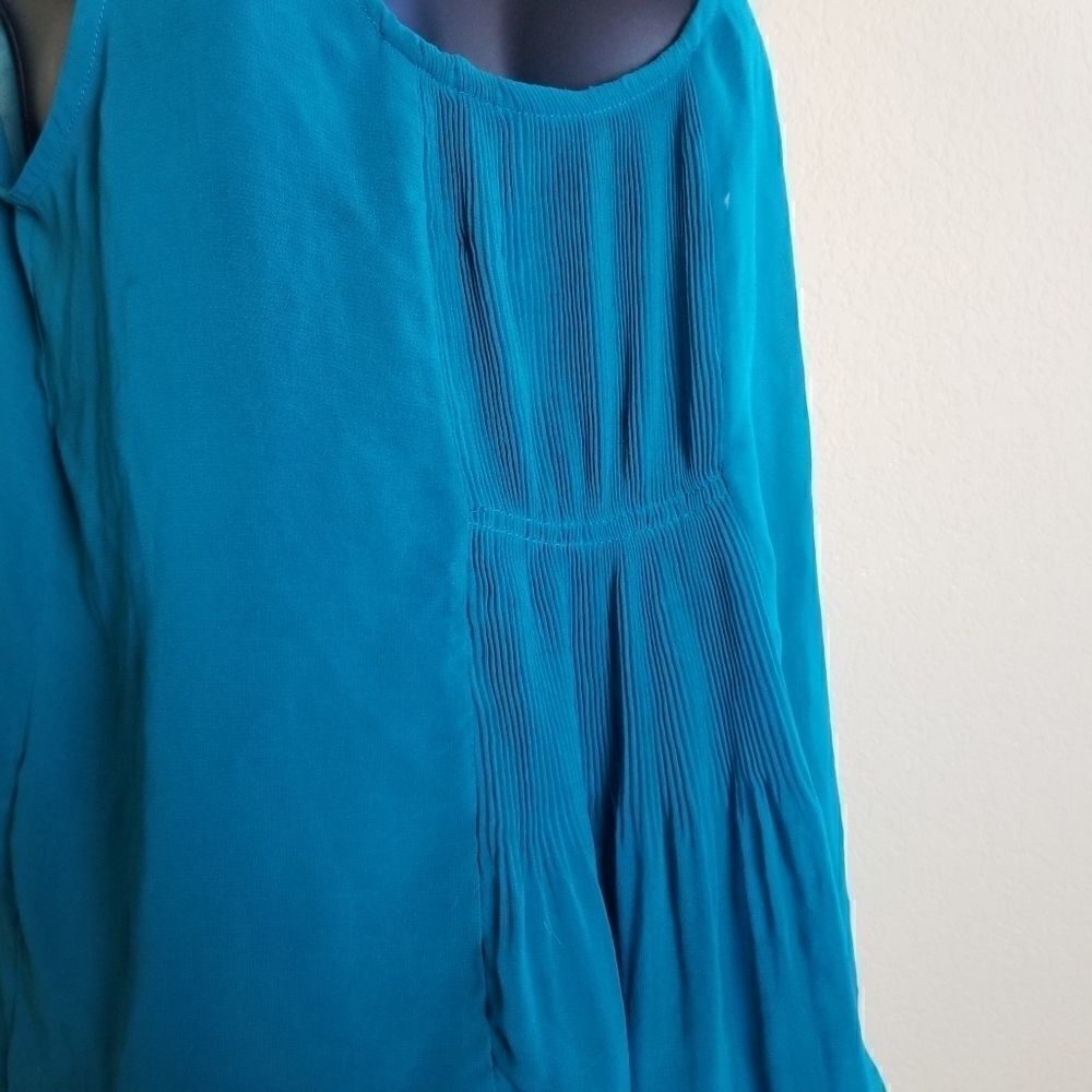 Iris Basic Sheer Turquoise Tank - Picture 2 of 6